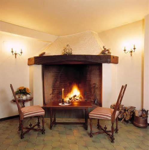 Hotel Les Vieux Toits Neuchâtel Exteriör bild